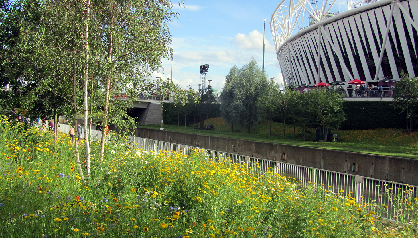 The Olympic Stadium and City Mill River. ph. David Jones (Flickr)