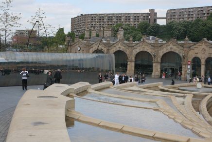 Forging Place and Identity in Sheffield : Preserving Distinction in Twenty-First Century Urban Regeneration
